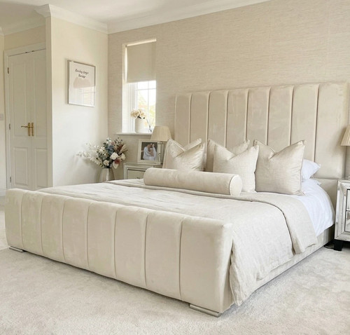 Double lined panel bed - double,
